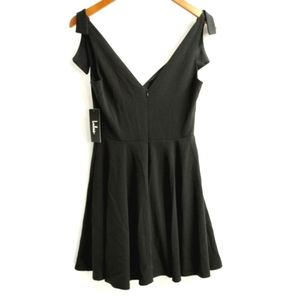 Lulu:s Little‎ Black V Neck Skater Dress